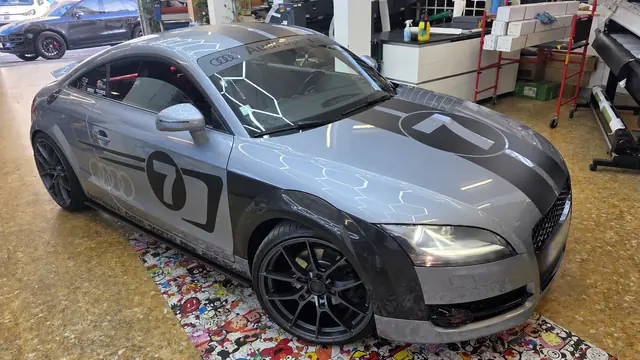 Audi TT avec film solaire et vitres teintées à Toulon