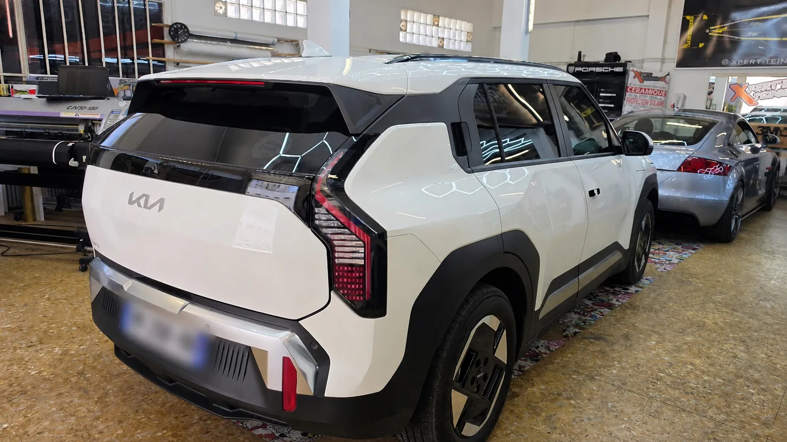 Vitres teintées sur un Kia EV3, réalisation à l’atelier Xpert Teinte à Toulon